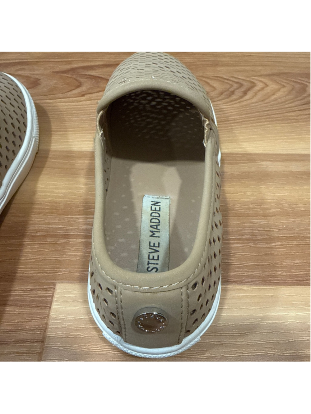 Women's Steve Madden Slip-On Sneakers Beige White Size 6 - Picture 6 of 8